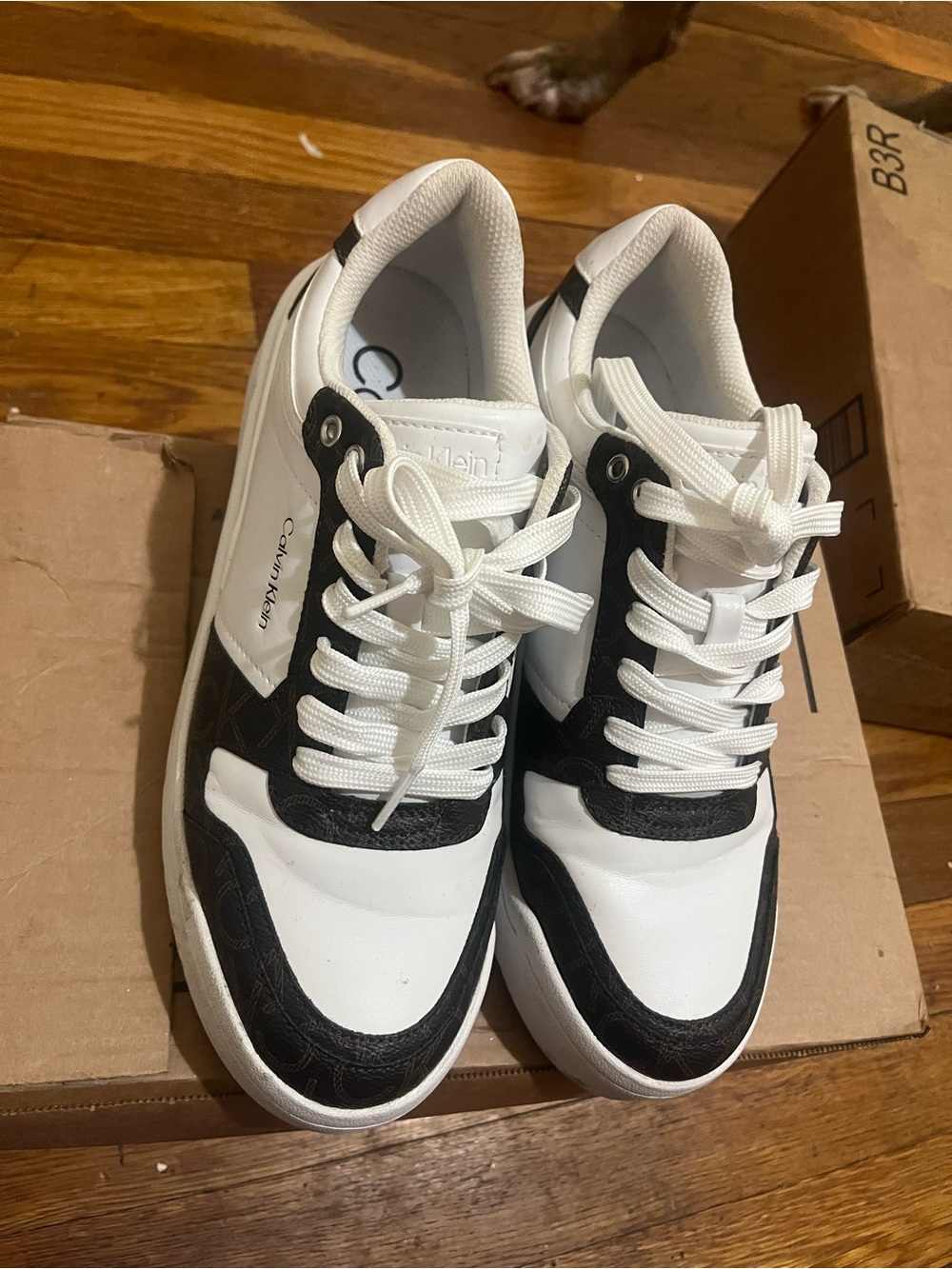 Calvin Klein Men's White and Black Low-Top Lace-Up Sneakers
